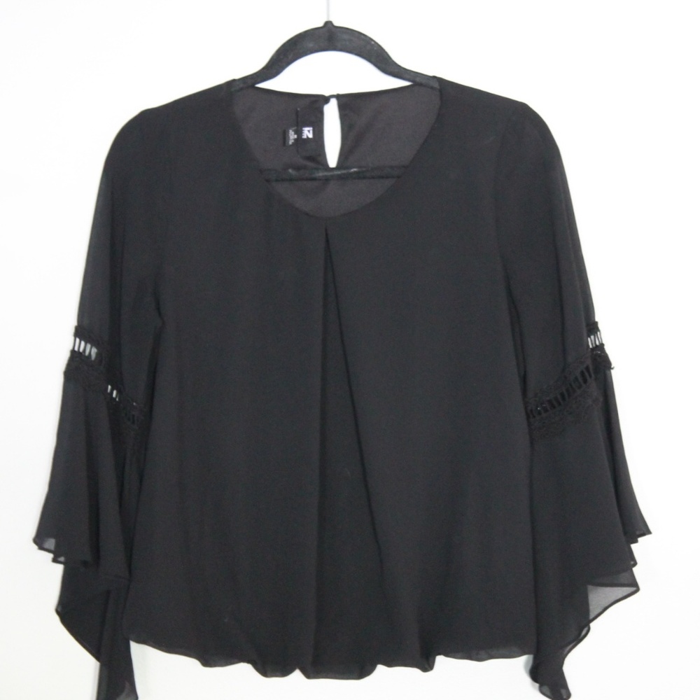 IZ Byer Black Long Sleeve Flowy Blouse